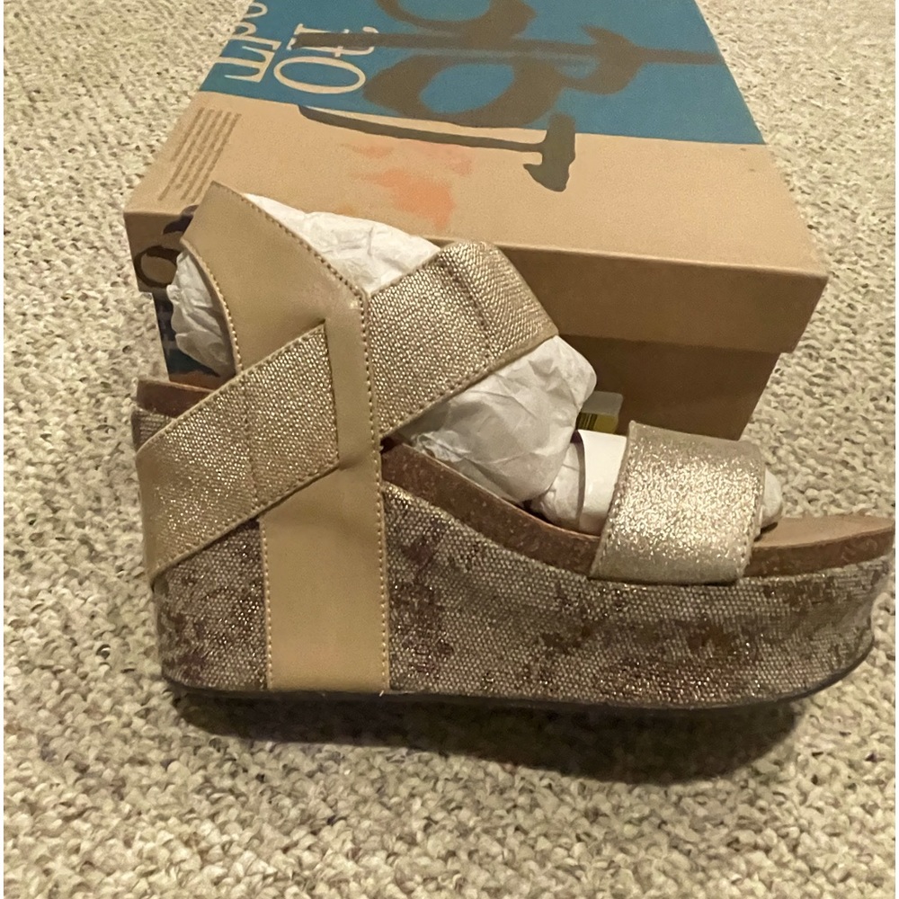 New in Box - OTBT Wedge Sandal - Bushnell Mid Taupe - 8M